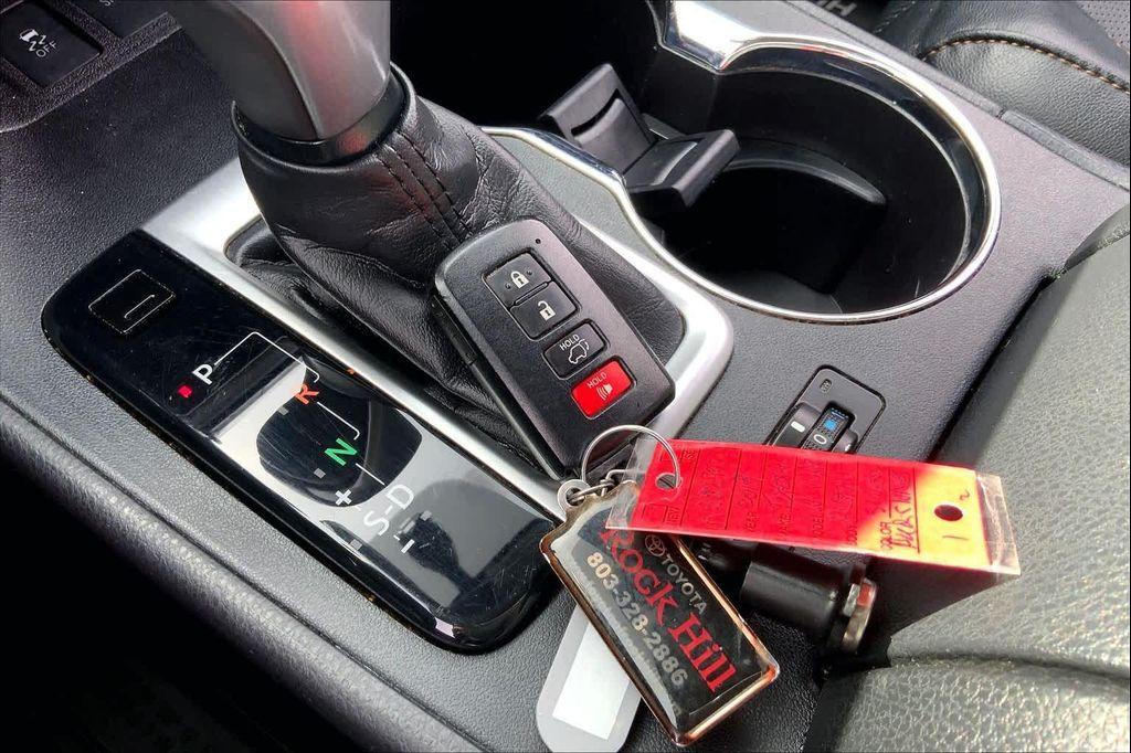 used 2019 Toyota Highlander car, priced at $29,218
