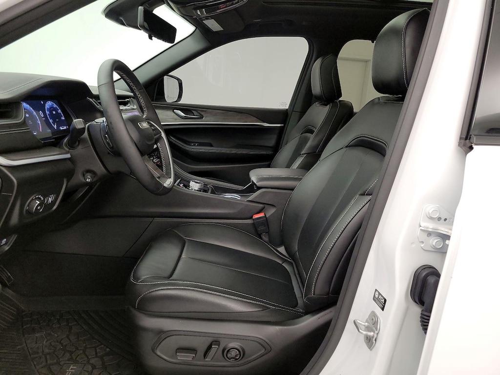 used 2025 Jeep Grand Cherokee car, priced at $40,998