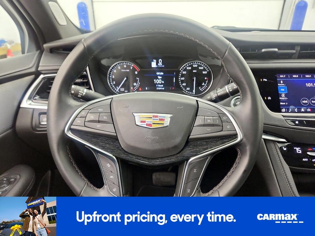 used 2025 Cadillac XT5 car, priced at $35,998
