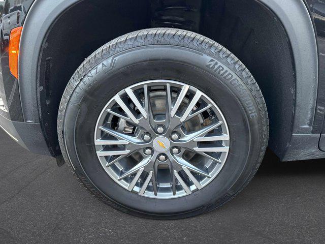 used 2025 Chevrolet Traverse car, priced at $32,995