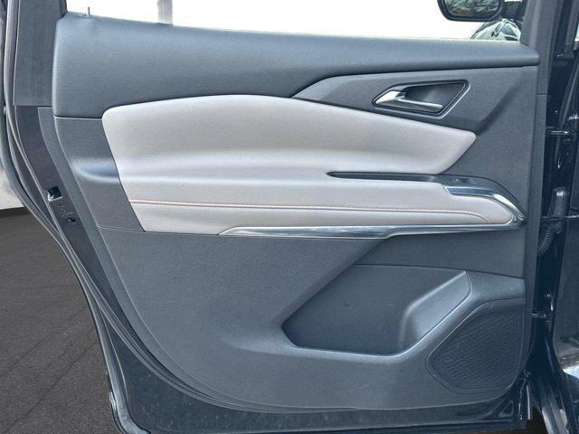 used 2025 Chevrolet Traverse car, priced at $32,995