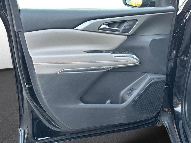 used 2025 Chevrolet Traverse car, priced at $32,995