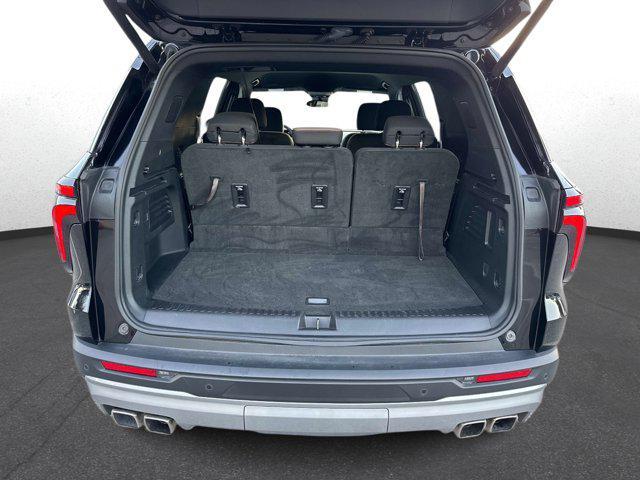 used 2025 Chevrolet Traverse car, priced at $32,995