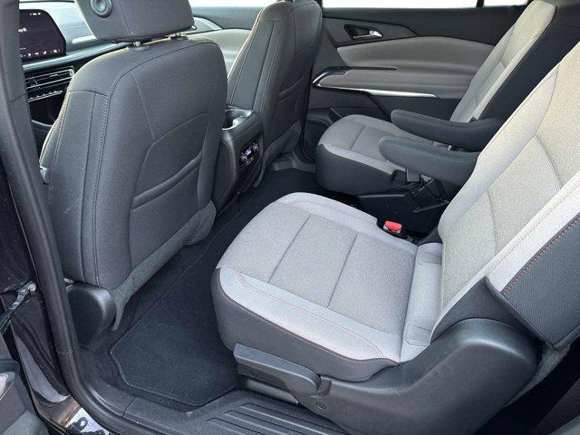 used 2025 Chevrolet Traverse car, priced at $32,995