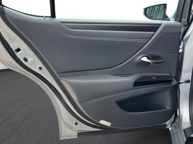 used 2023 Lexus ES 300h car, priced at $38,997