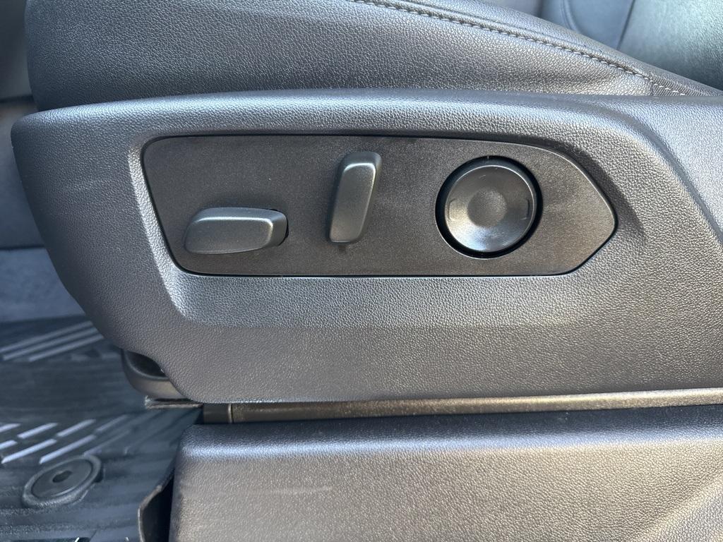 used 2022 Chevrolet Silverado 1500 car, priced at $45,300