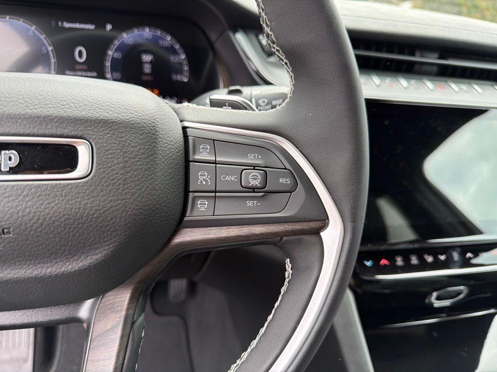 new 2026 Jeep Grand Cherokee car, priced at $44,675