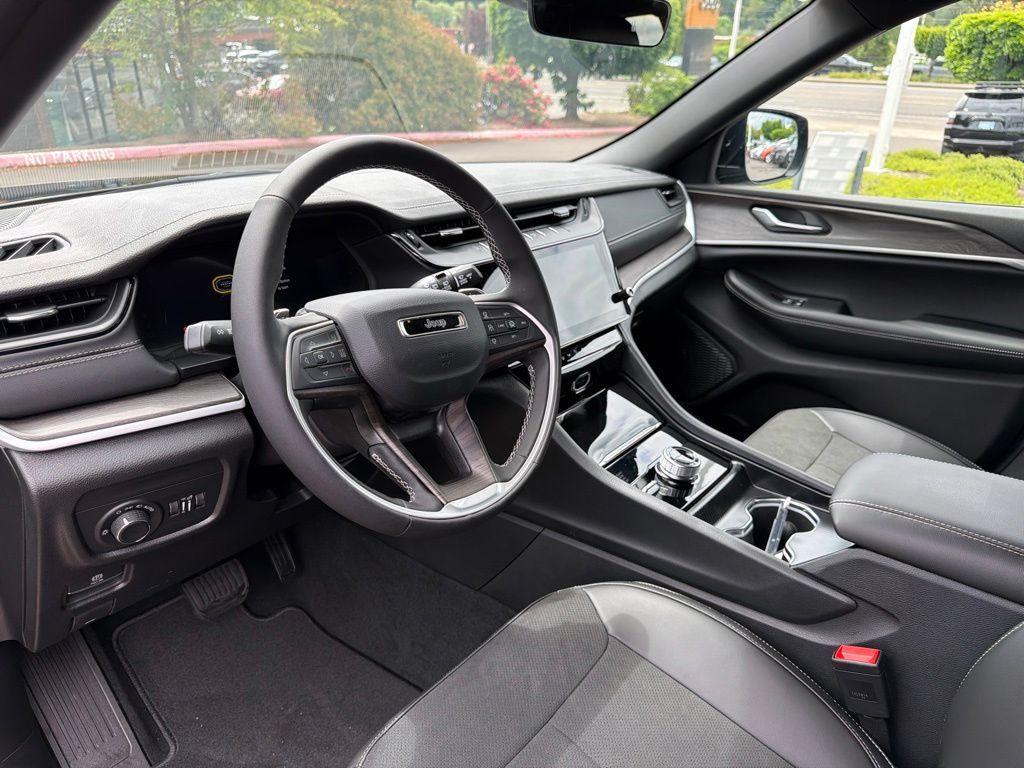 new 2026 Jeep Grand Cherokee car, priced at $44,675