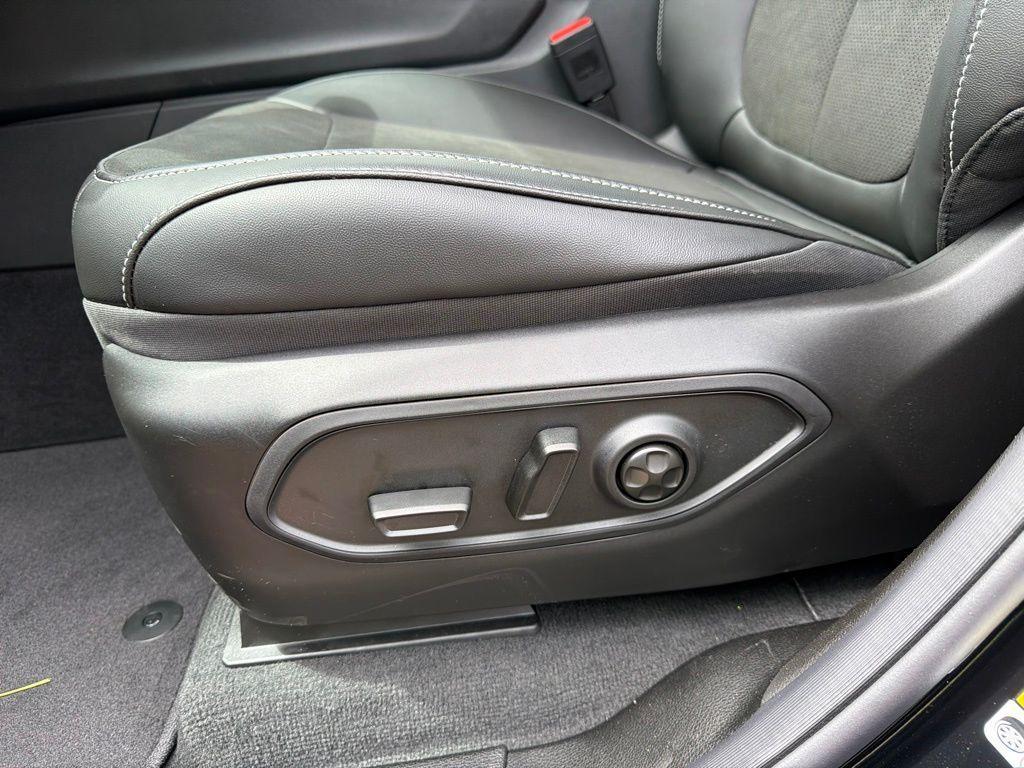 new 2026 Jeep Grand Cherokee car, priced at $44,675