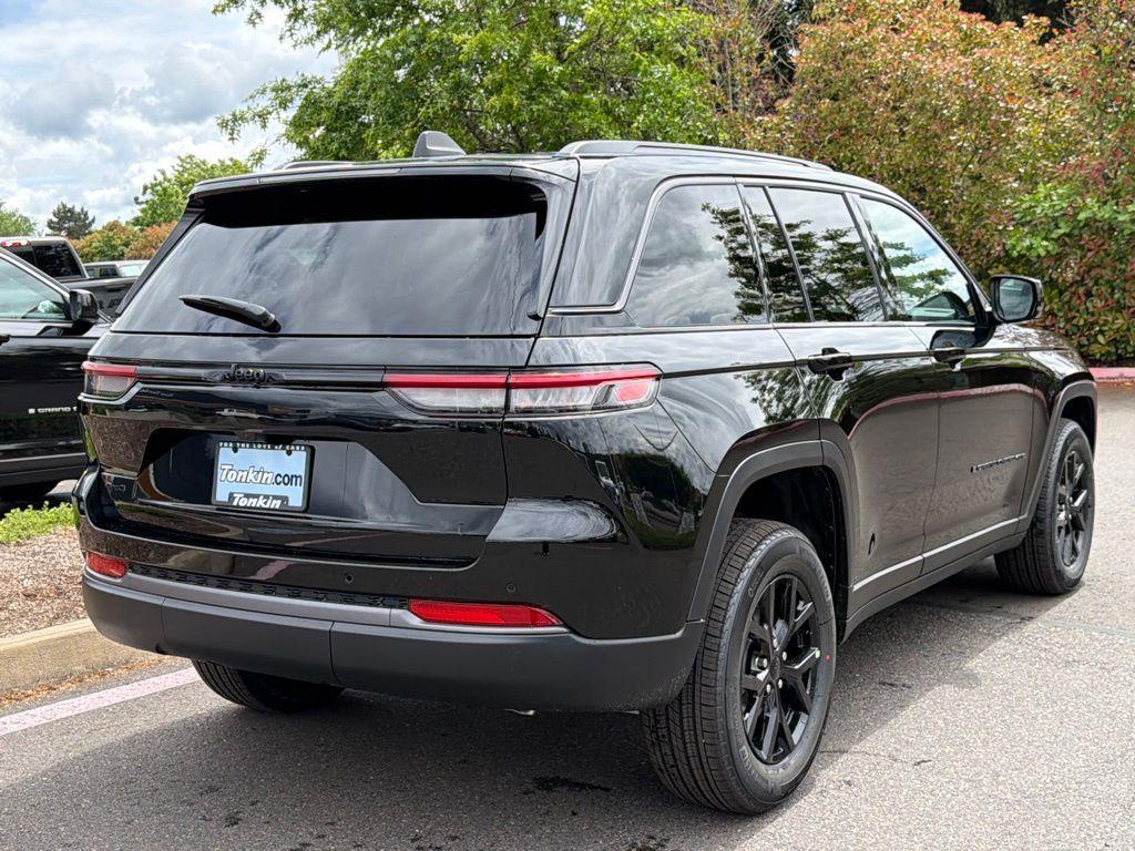 new 2026 Jeep Grand Cherokee car, priced at $44,675