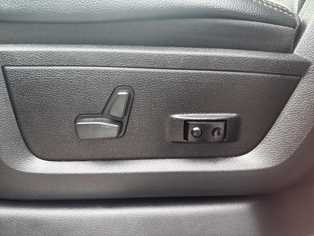 used 2022 Ram 2500 car, priced at $50,877