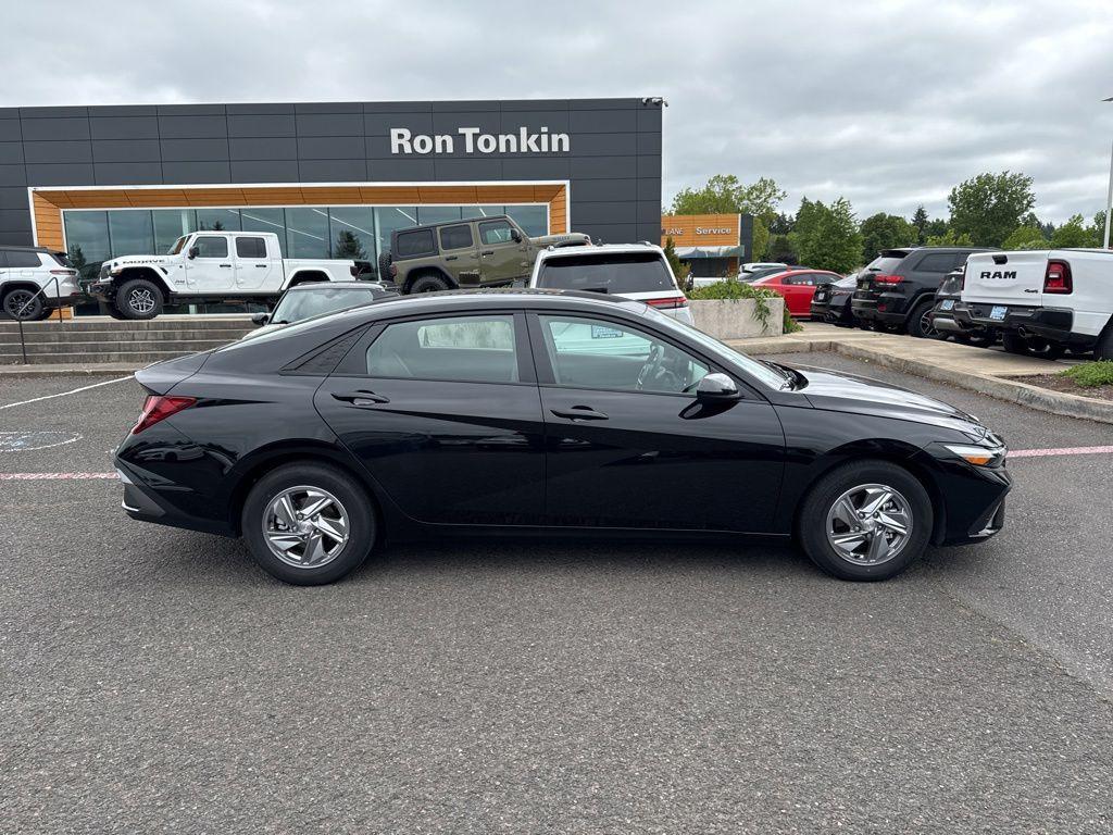 used 2024 Hyundai Elantra car