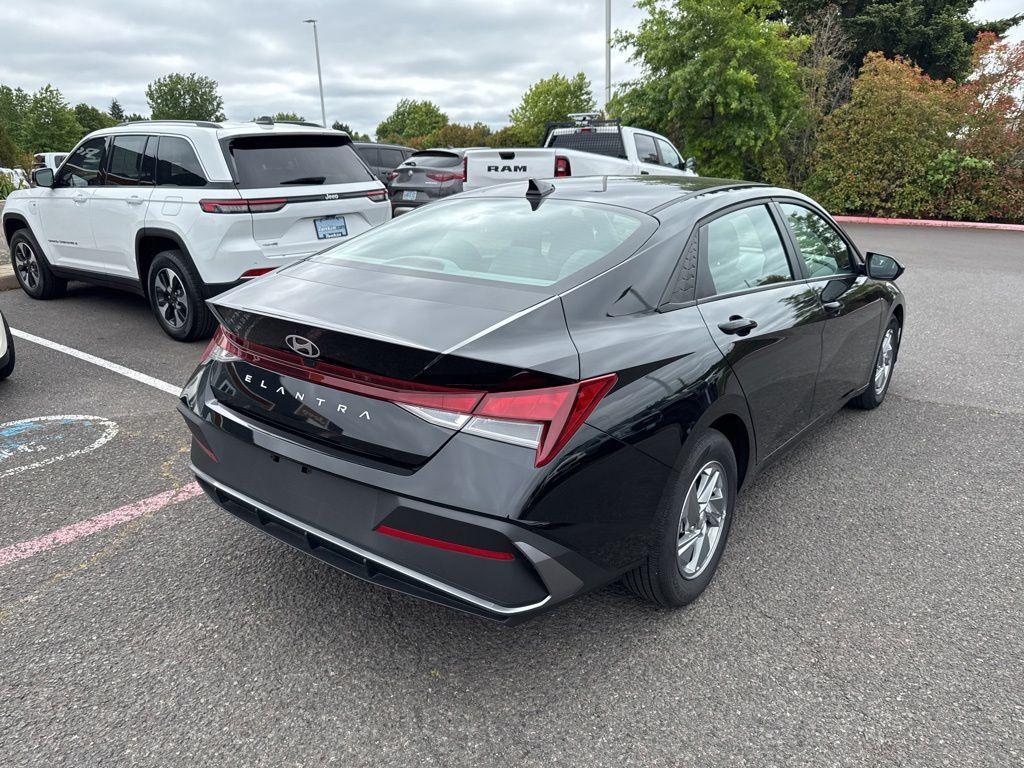 used 2024 Hyundai Elantra car