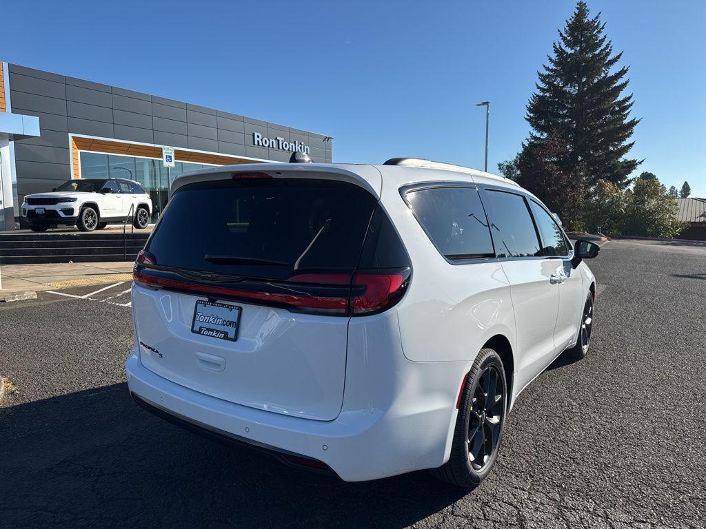 new 2026 Chrysler Pacifica car, priced at $46,600