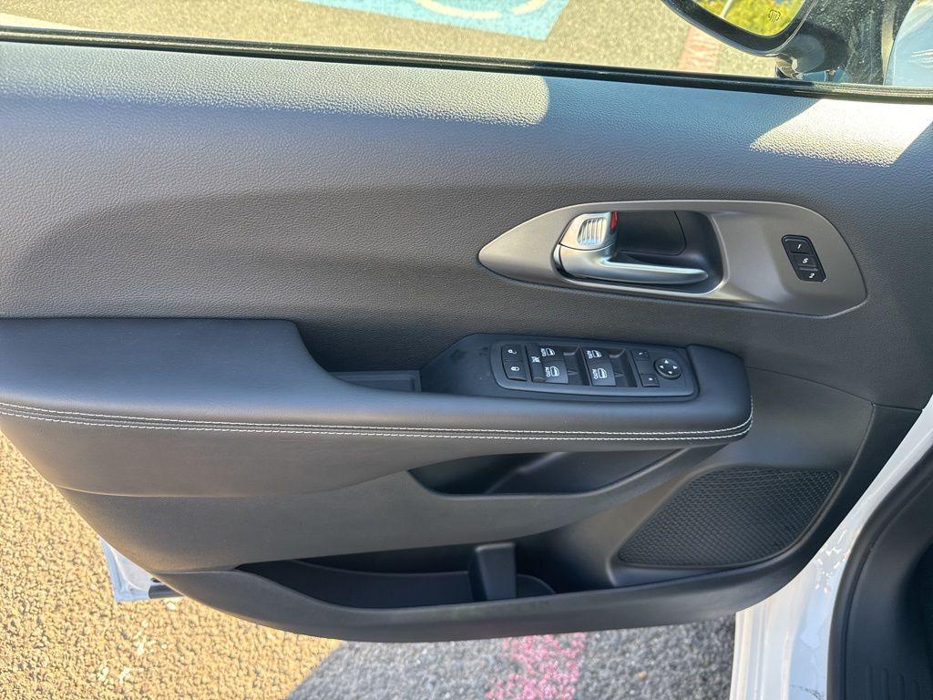 new 2026 Chrysler Pacifica car, priced at $46,600