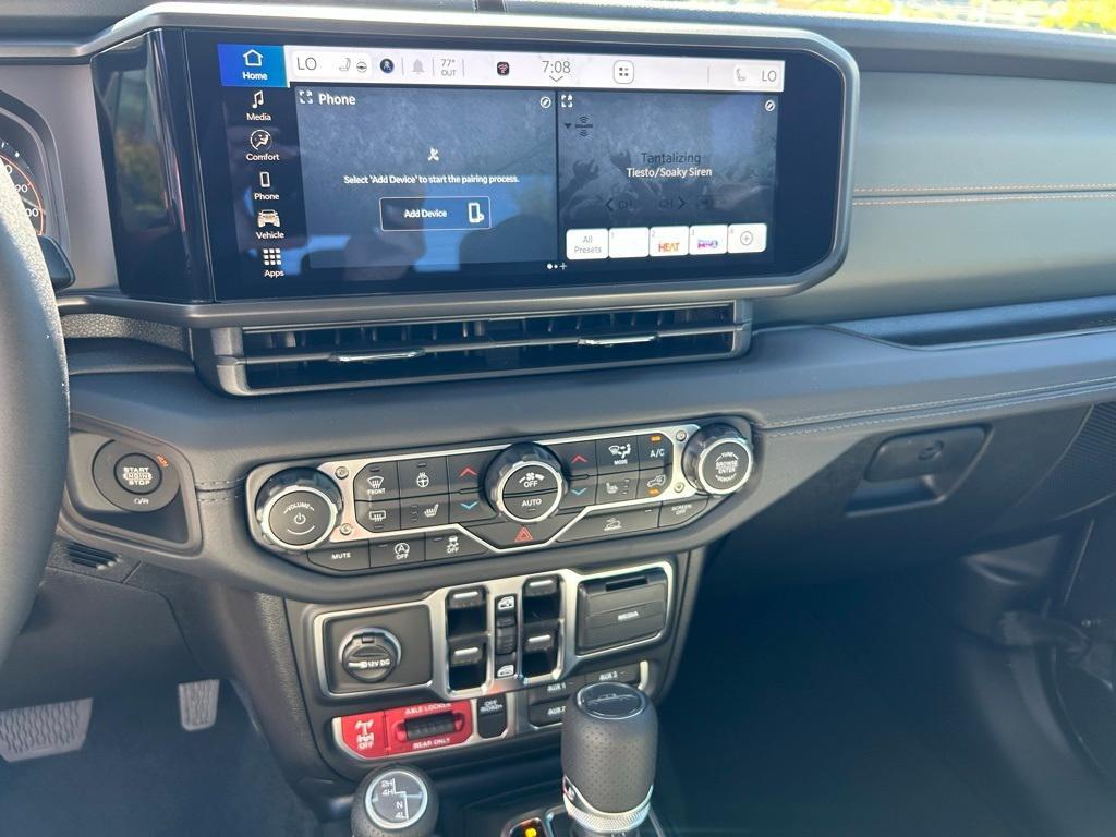 new 2025 Jeep Gladiator car, priced at $44,992