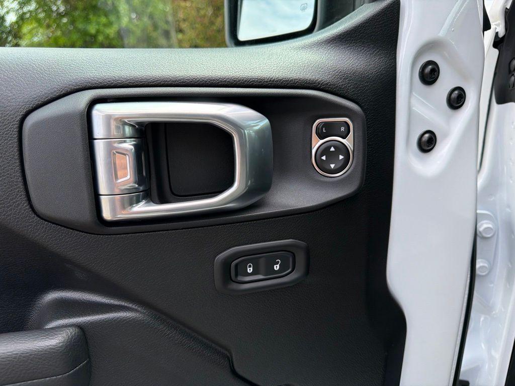 new 2026 Jeep Wrangler car, priced at $47,992