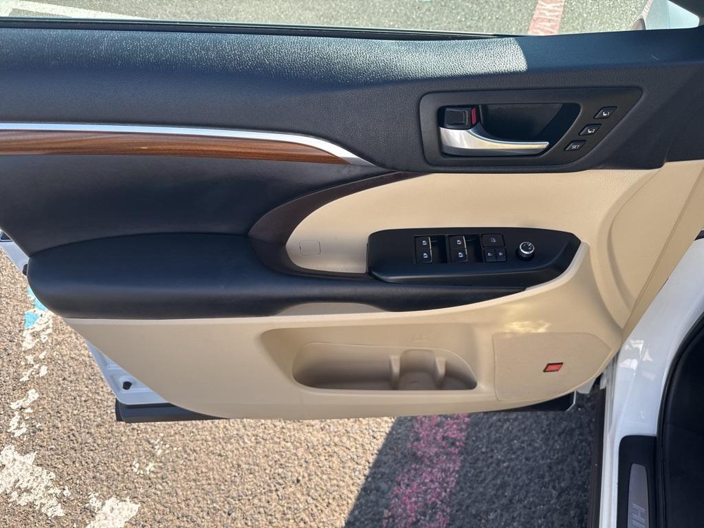 used 2019 Toyota Highlander Hybrid car, priced at $34,480