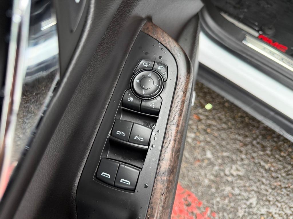 used 2023 GMC Acadia car, priced at $35,990