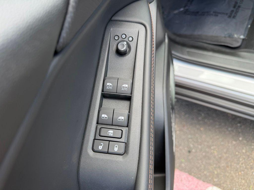 new 2026 Jeep Cherokee car, priced at $40,992