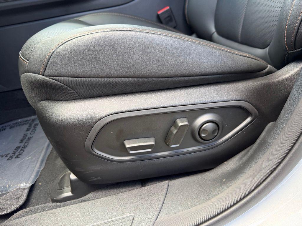 new 2026 Jeep Cherokee car, priced at $40,992