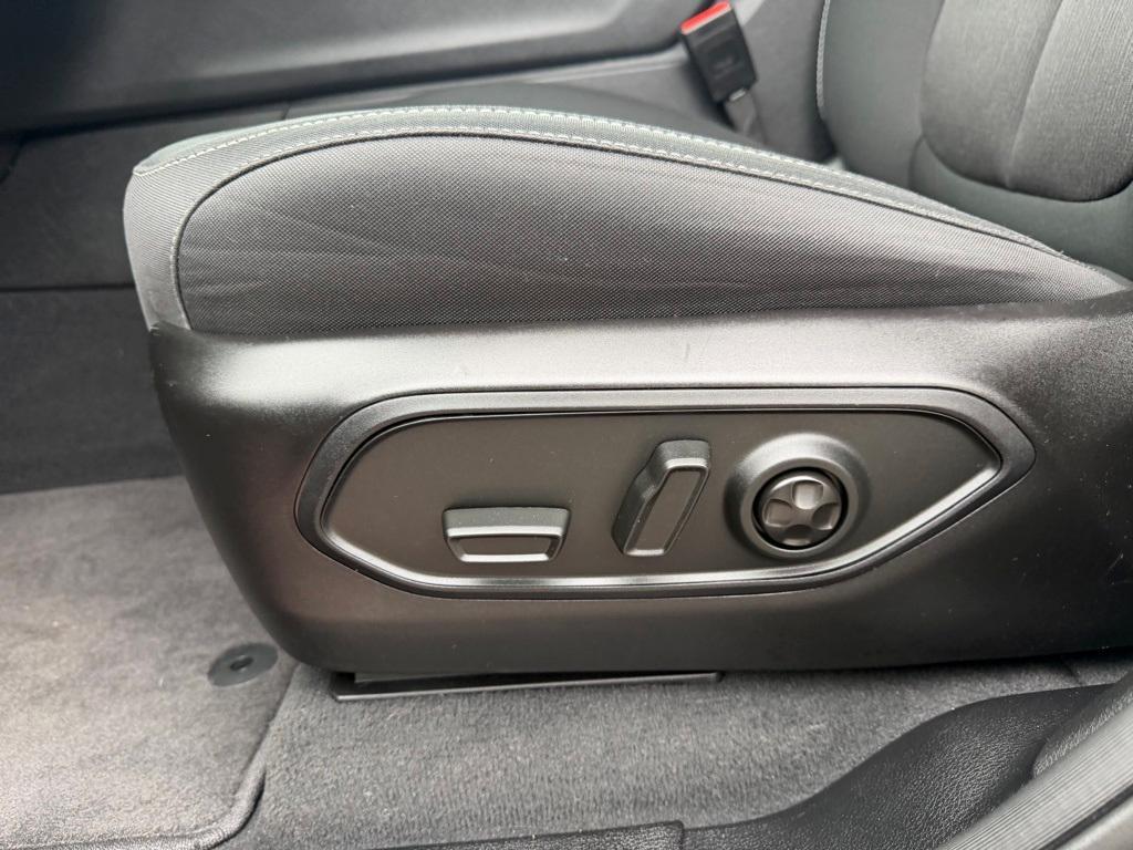 used 2024 Jeep Grand Cherokee car, priced at $24,990