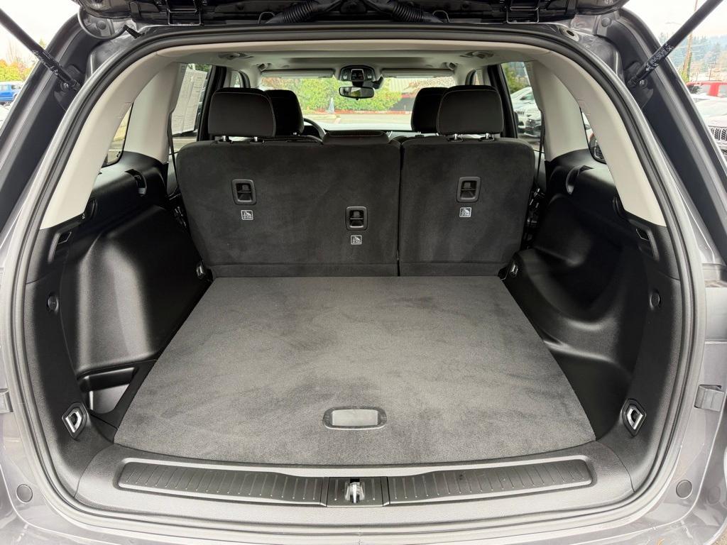 used 2024 Jeep Grand Cherokee car, priced at $24,990