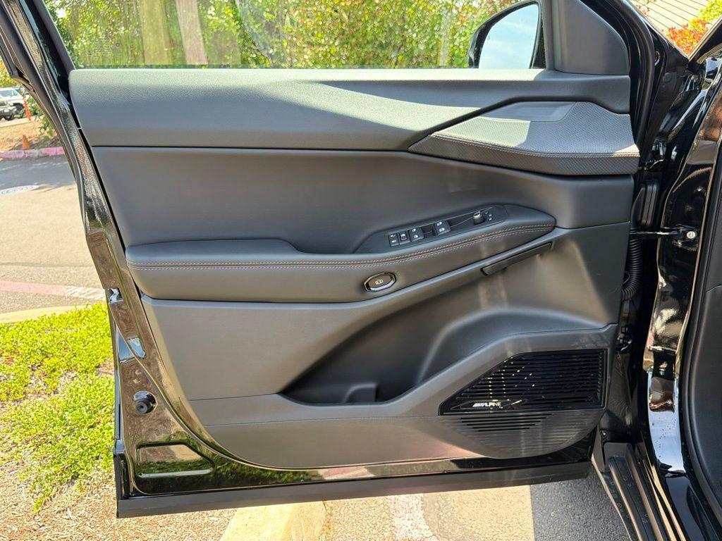 new 2026 Jeep Cherokee car, priced at $41,310