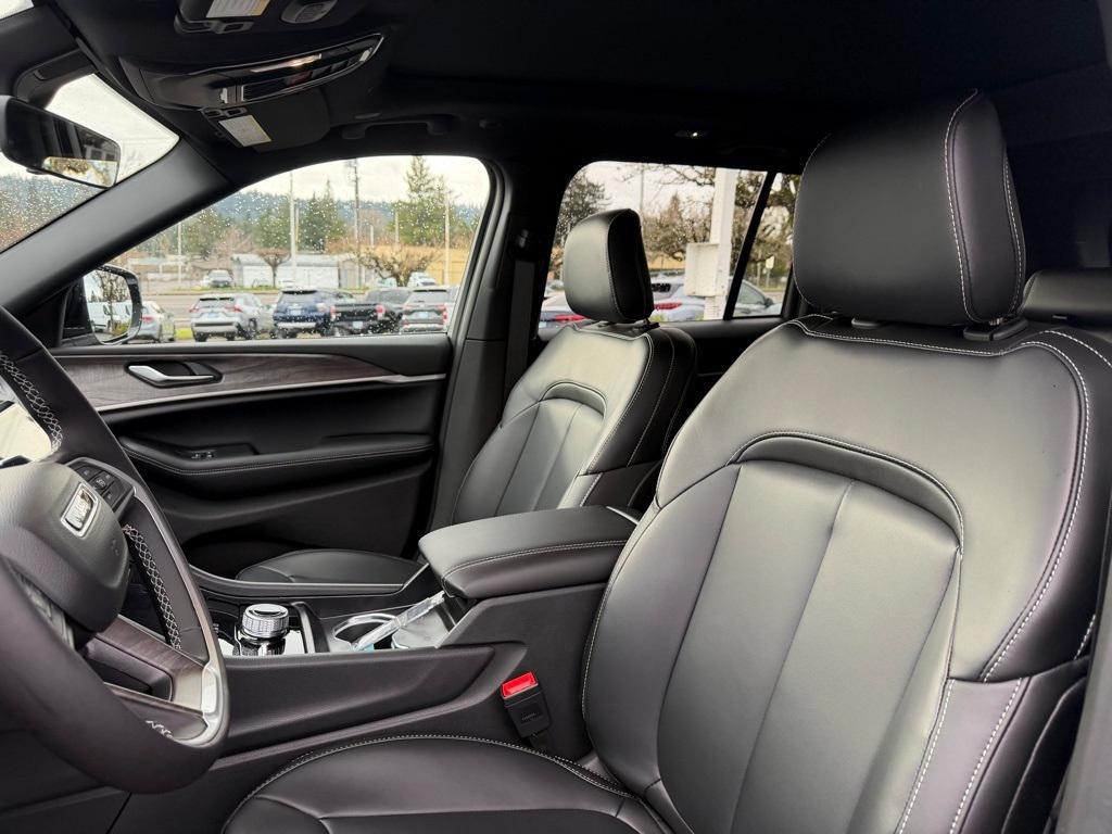 new 2025 Jeep Grand Cherokee car, priced at $46,492