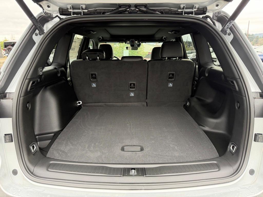 new 2025 Jeep Grand Cherokee car, priced at $46,492