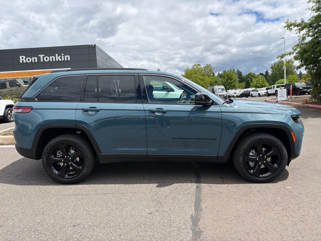new 2026 Jeep Grand Cherokee car, priced at $47,630