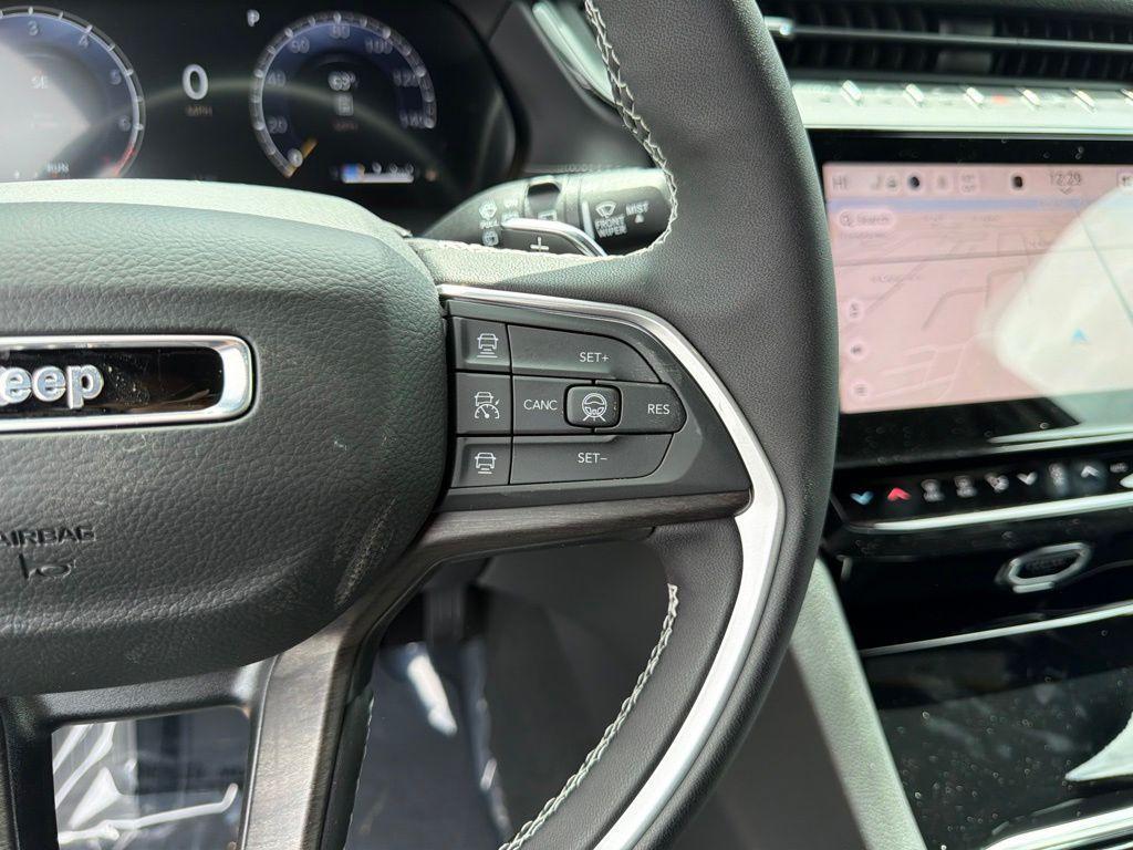 new 2026 Jeep Grand Cherokee car, priced at $47,630