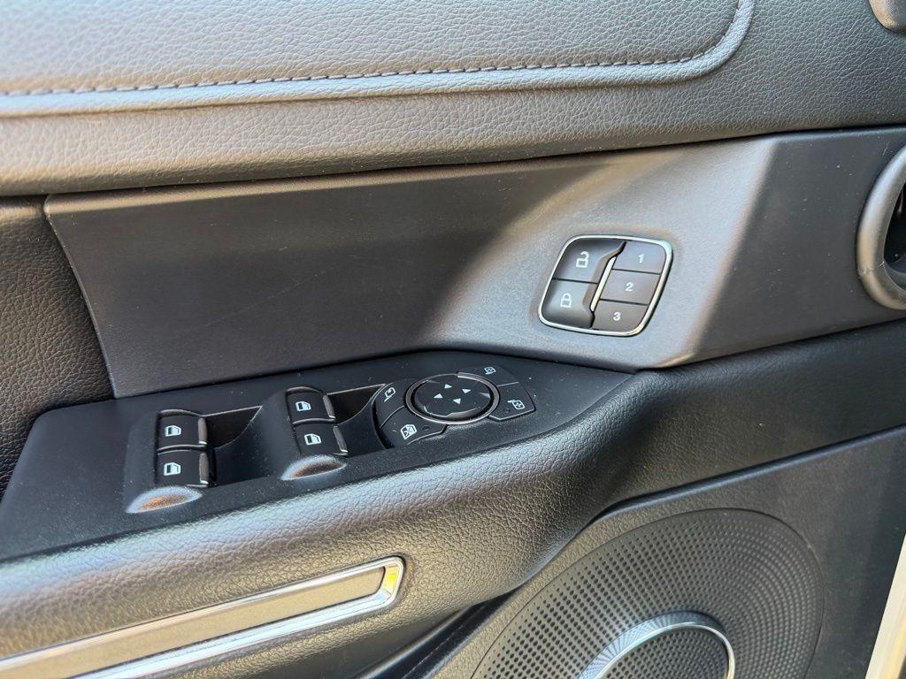 used 2019 Ford Expedition car, priced at $26,300