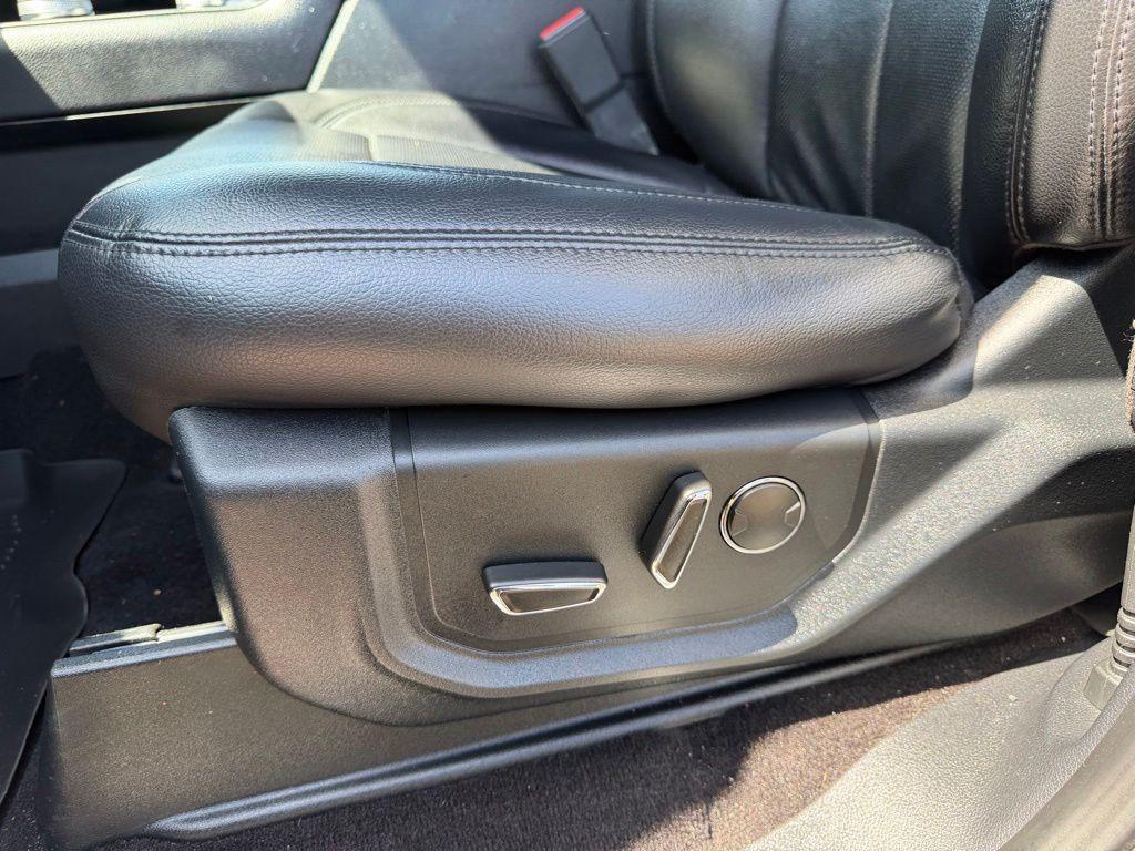 used 2019 Ford Expedition car, priced at $26,300