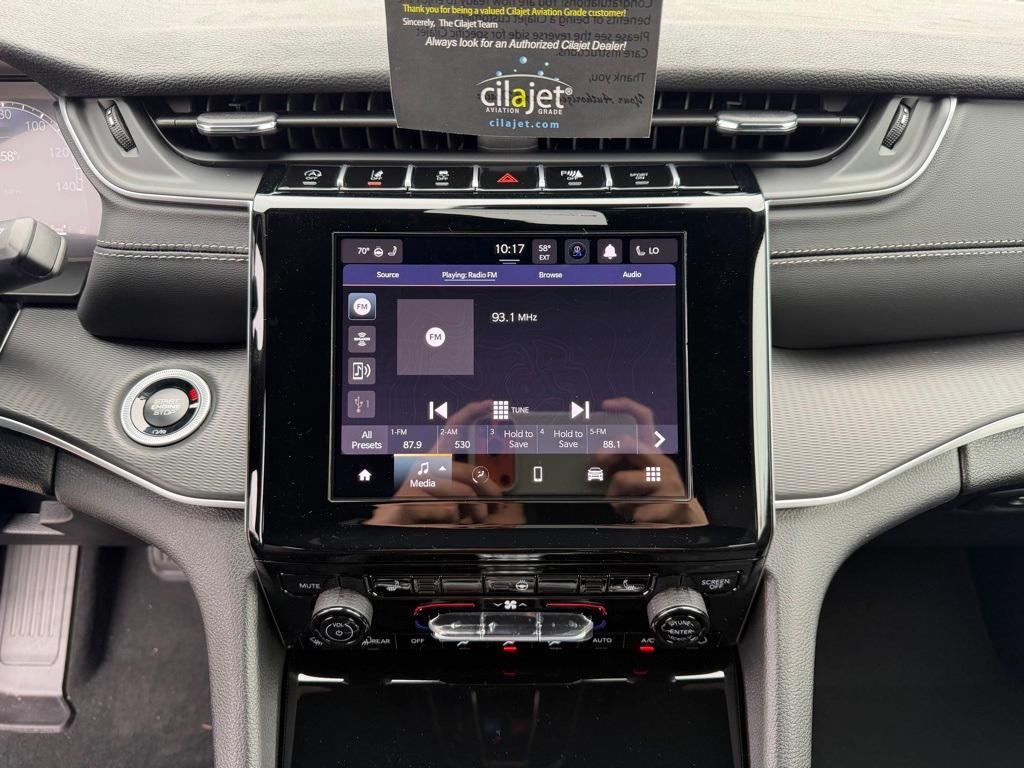 new 2025 Jeep Grand Cherokee car, priced at $41,992