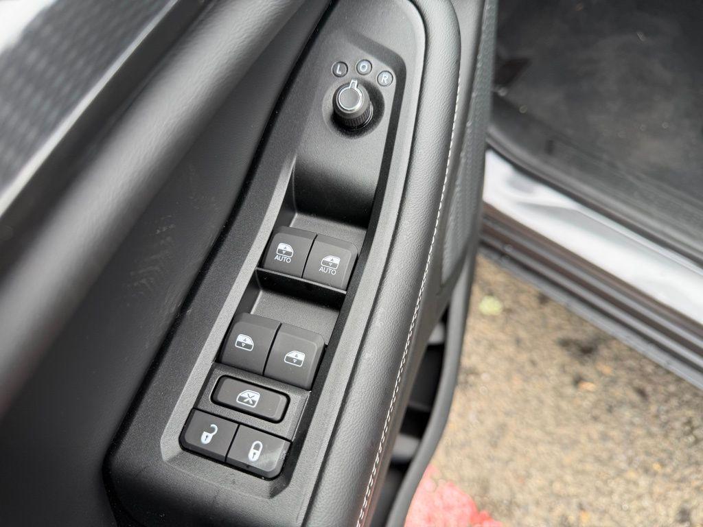 new 2025 Jeep Grand Cherokee car, priced at $38,992