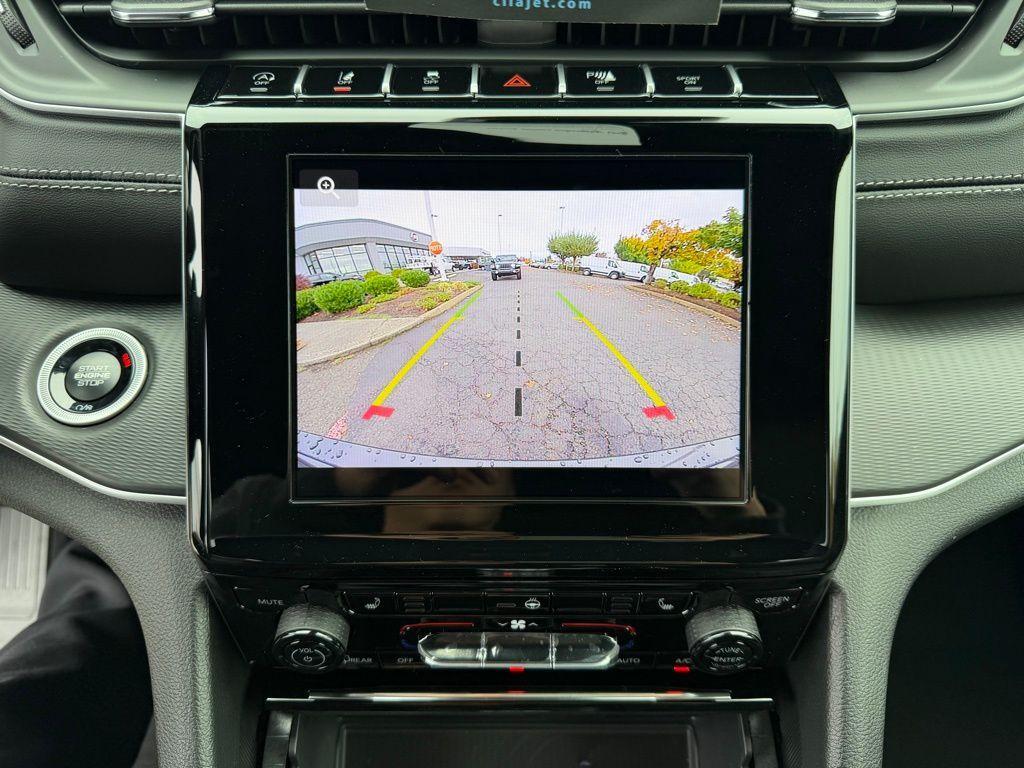 new 2025 Jeep Grand Cherokee car, priced at $38,992