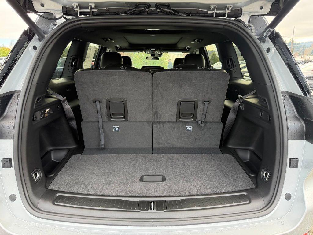 new 2025 Jeep Grand Cherokee L car, priced at $50,992