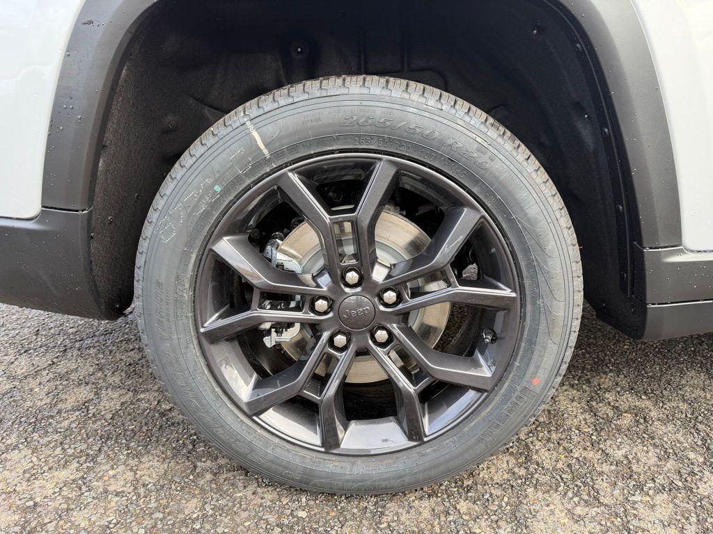 new 2025 Jeep Grand Cherokee L car, priced at $50,992