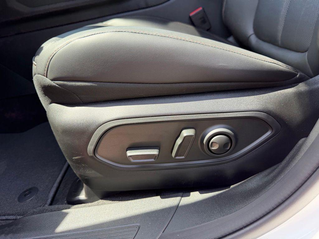 new 2026 Jeep Cherokee car, priced at $41,710