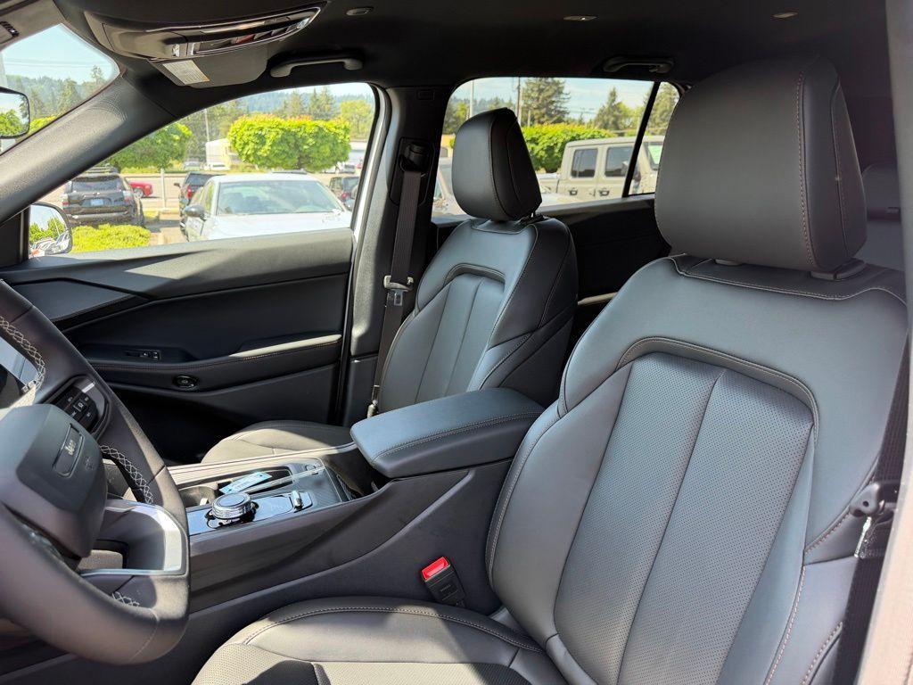 new 2026 Jeep Cherokee car, priced at $41,710