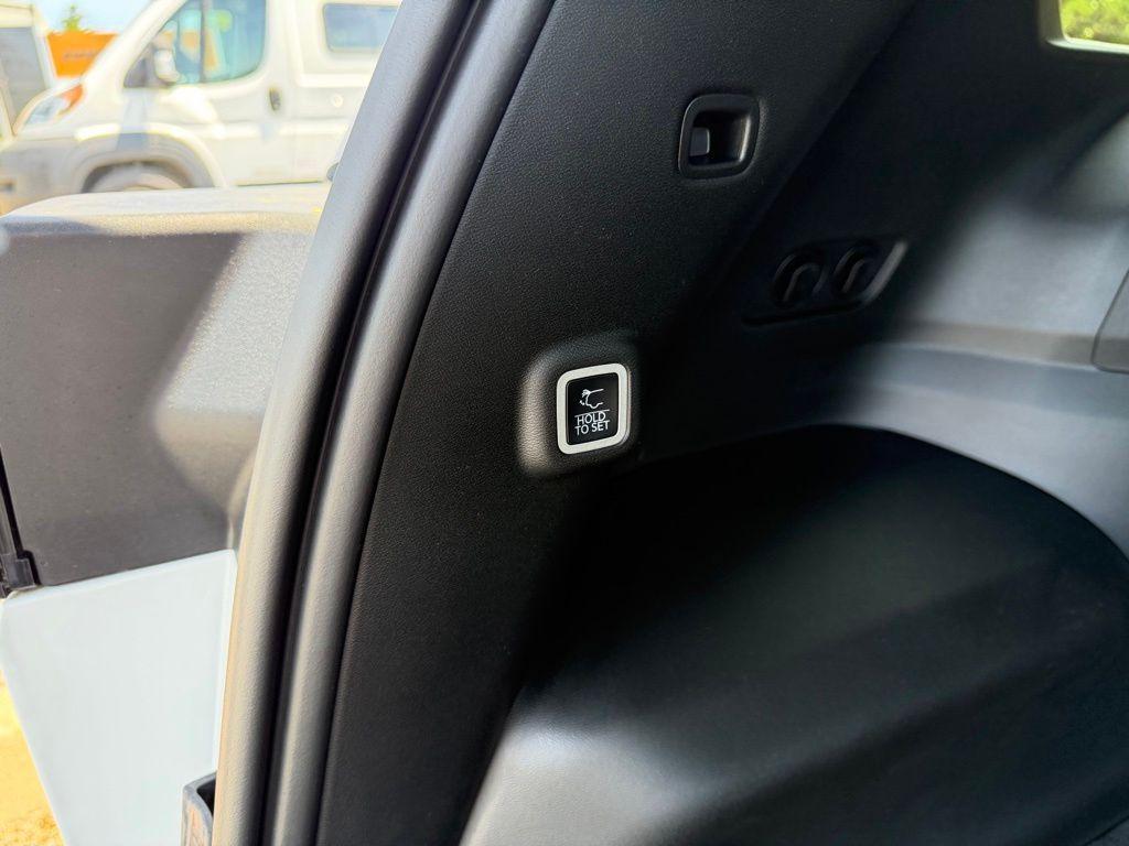 new 2026 Jeep Cherokee car, priced at $41,710