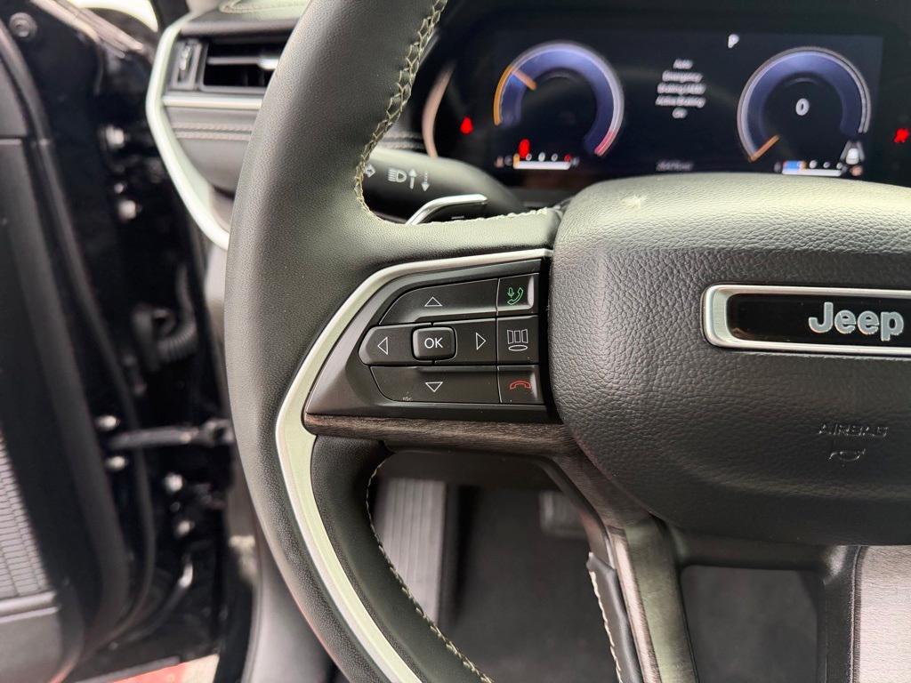 used 2023 Jeep Grand Cherokee car, priced at $27,990