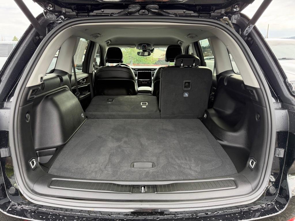 used 2023 Jeep Grand Cherokee car, priced at $27,990