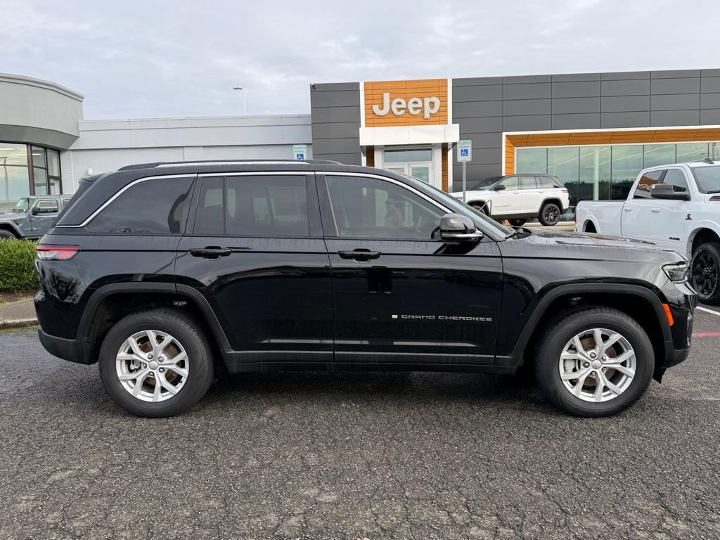 used 2023 Jeep Grand Cherokee car, priced at $27,990