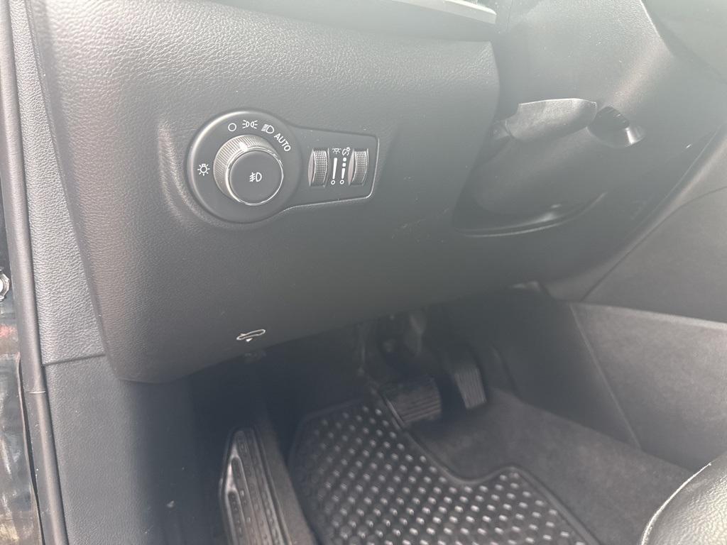 used 2022 Jeep Compass car, priced at $18,888