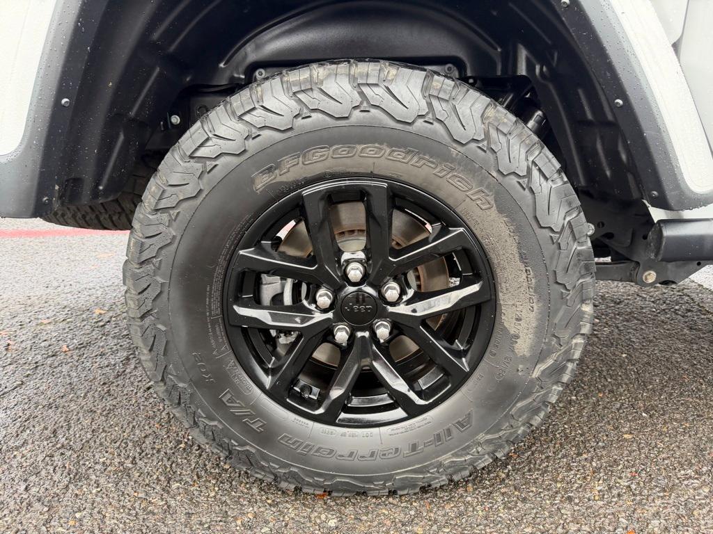 used 2021 Jeep Gladiator car, priced at $21,390