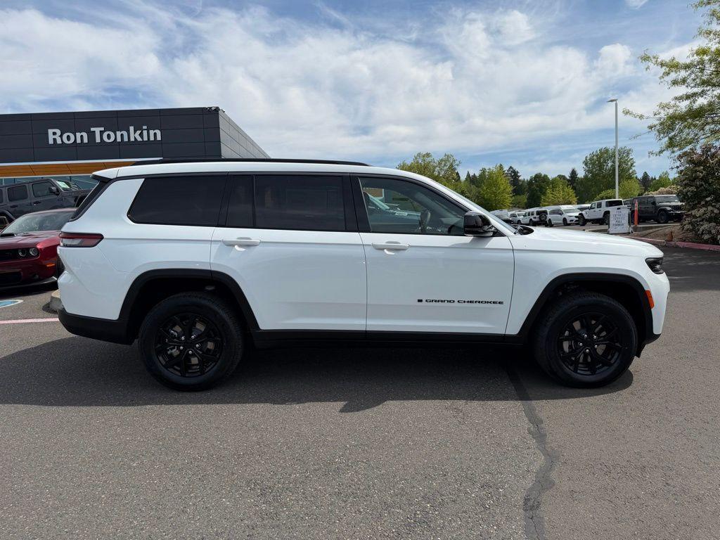 new 2026 Jeep Grand Cherokee L car, priced at $47,070