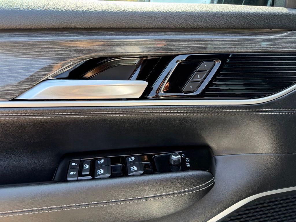 used 2022 Jeep Wagoneer car, priced at $45,992