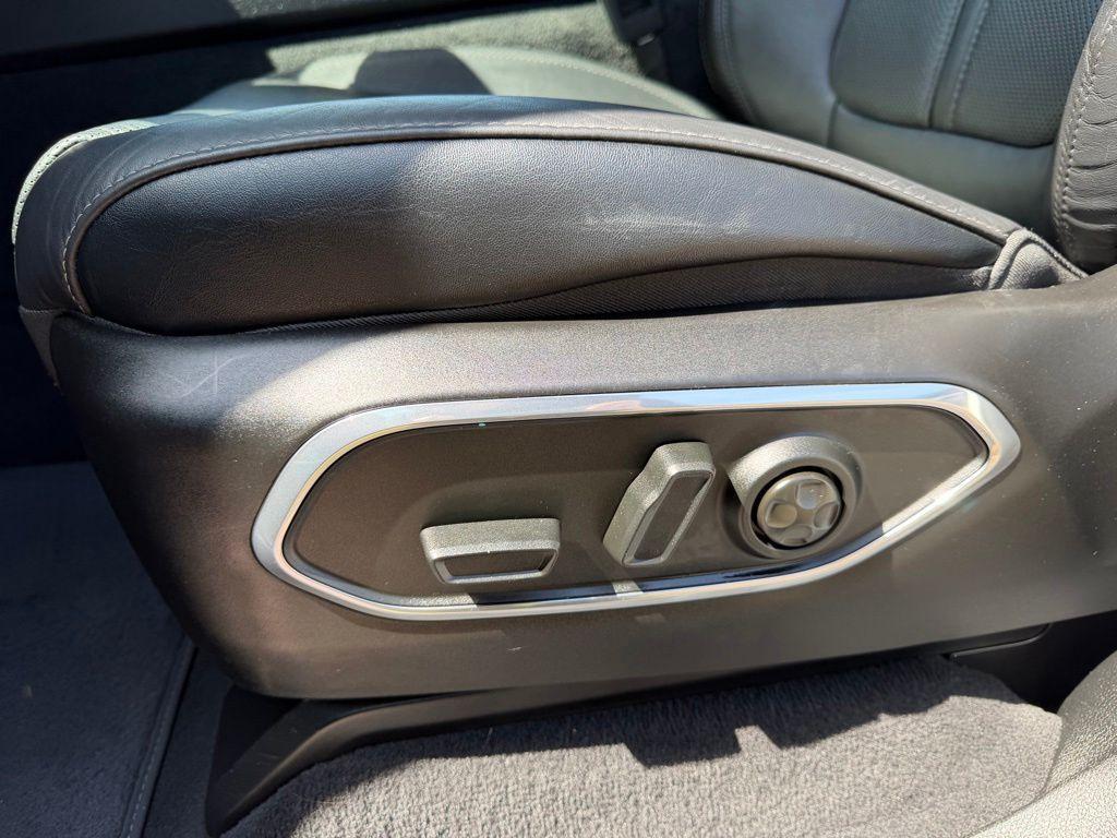 used 2022 Jeep Wagoneer car, priced at $45,992